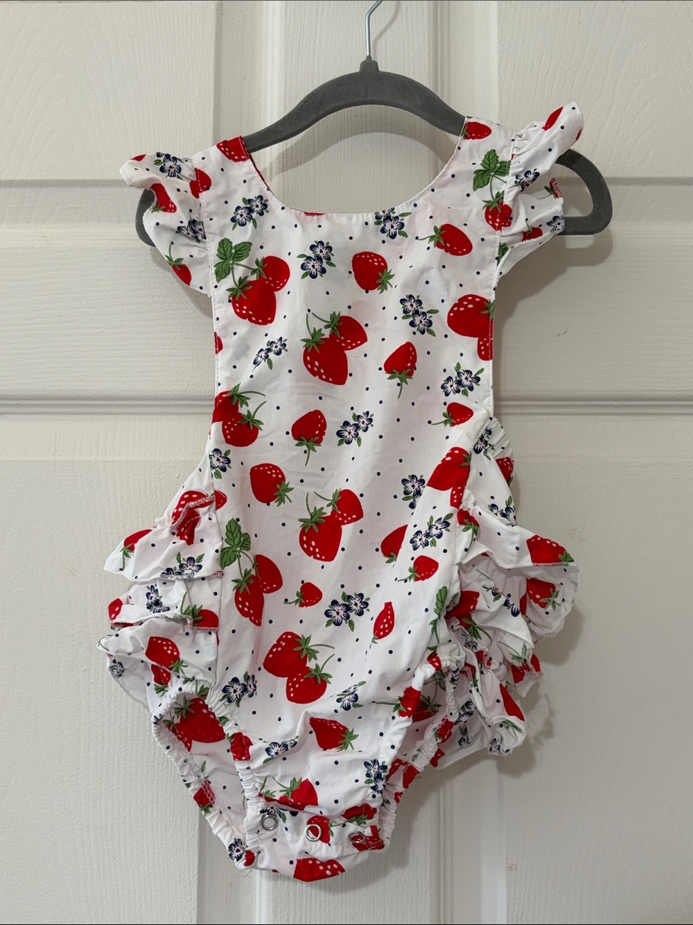 Strawberry Print Baby Ruffle One-Piece Romper 12-18 months